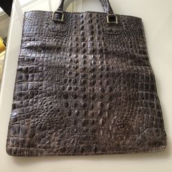 Alligator tote
