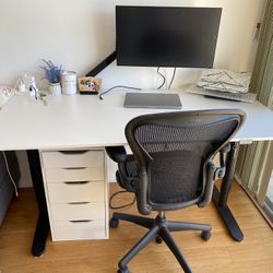 IKEA BEKANT Standing Desk for Sale in West Hollywood CA