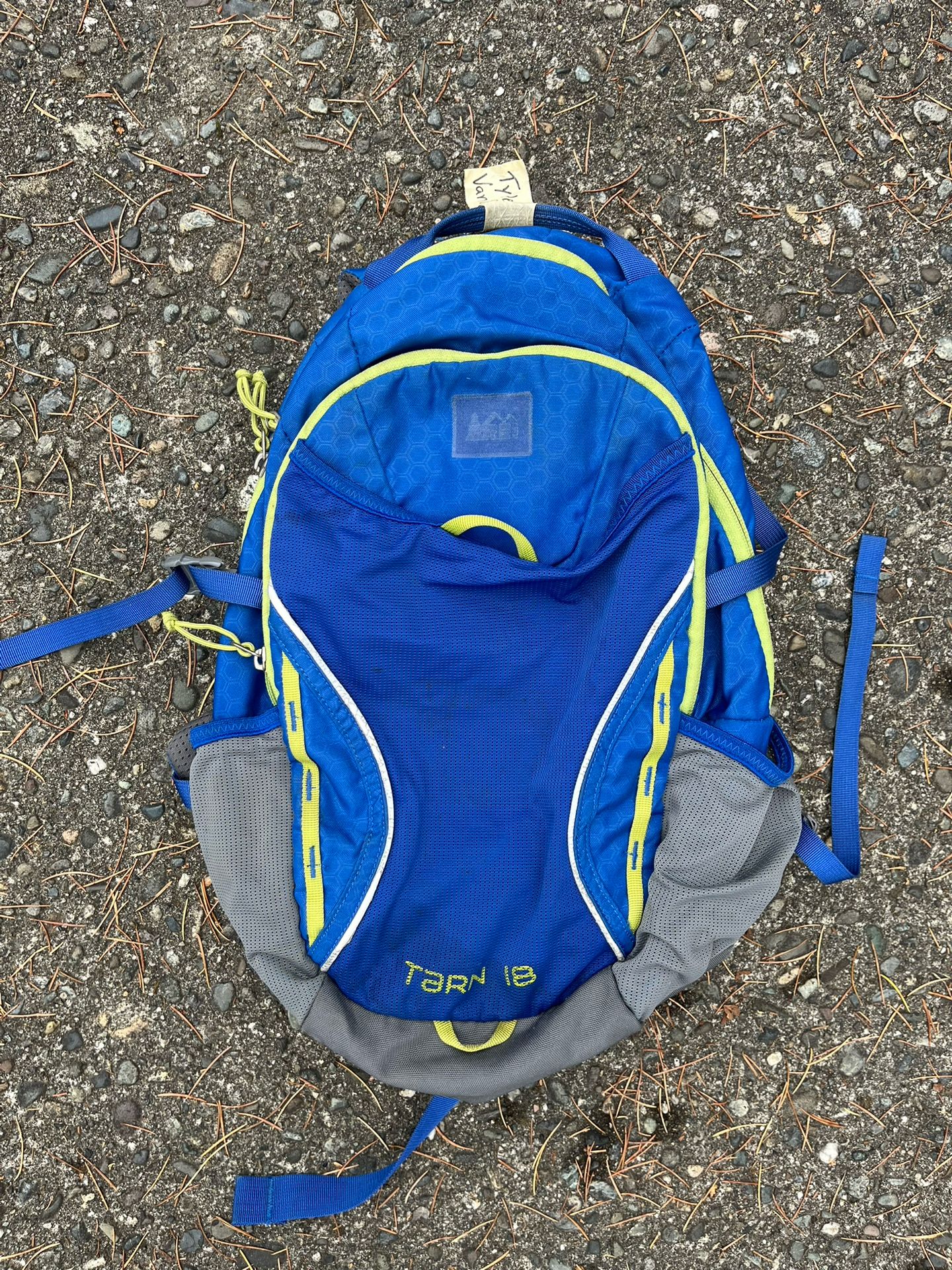 REI Tarn 18 Kids Backpack