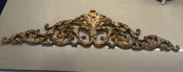Hickory Manor House Acanthus Leaf Overdoor Decor – Antique Gold