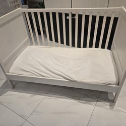 Kids / Baby / Toddlers Bed with Matress FREE 