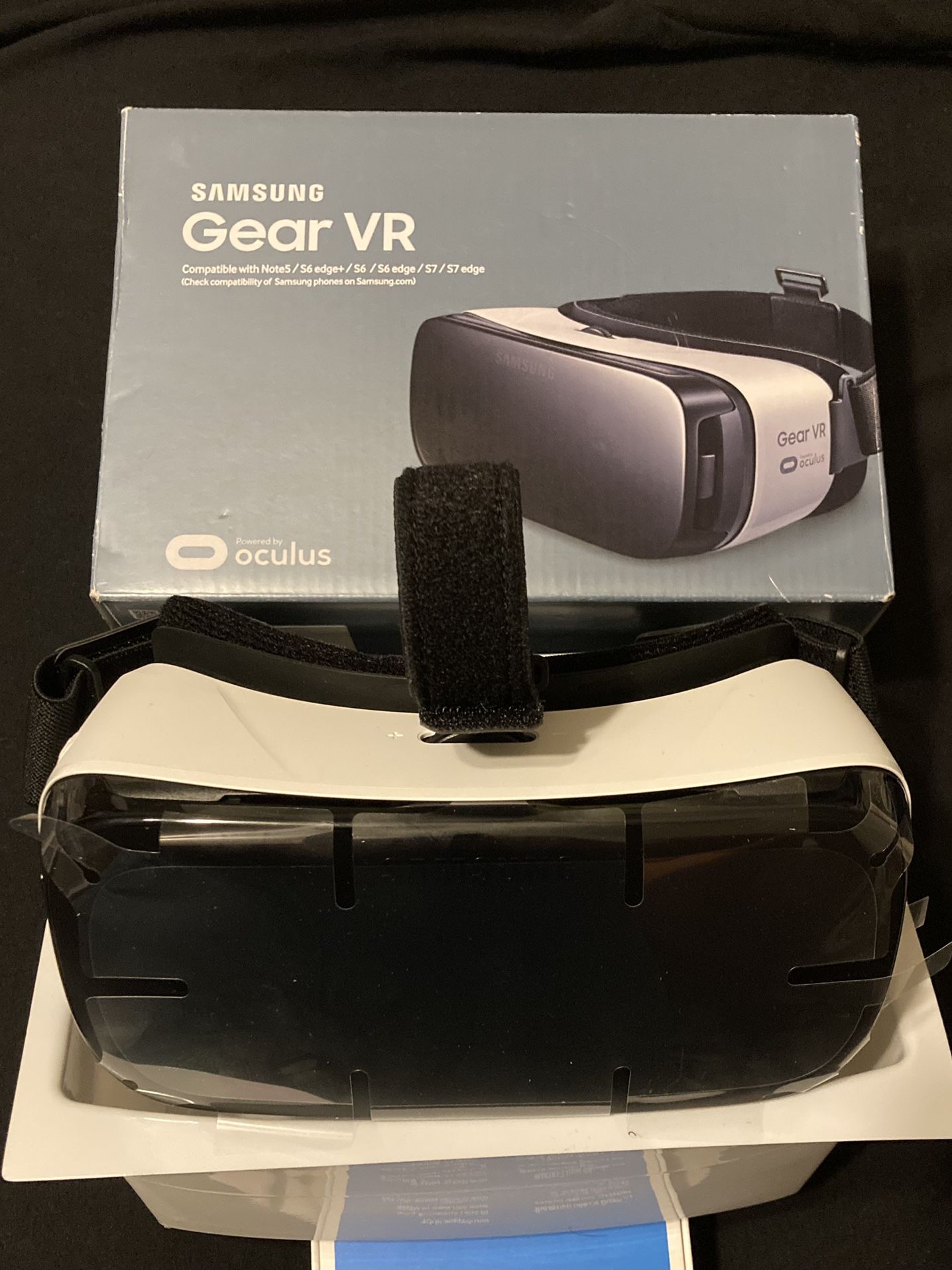Samsung  Oculus Gear VR Virtual Reality Goggles Headset