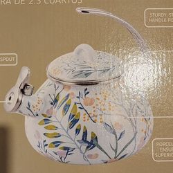 Unused Crofton 4.QT Tea Kettle