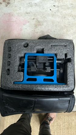 A gun site removal and installation tool