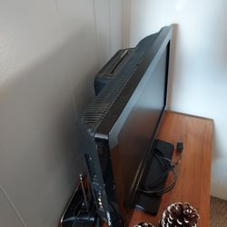 Emerson 20" TV 📺 With Built-in DVD Player 