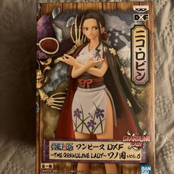 Nico Robin one piece Statue