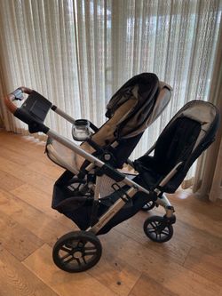 UPPAbaby Vista 2010 Stroller + Rumble Seat + Bassinet + Toddler Seat