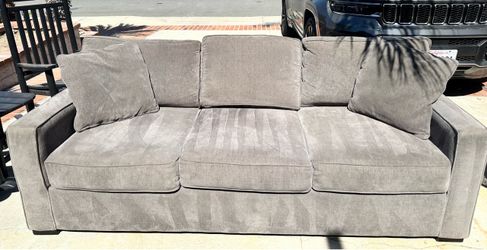 Great Couch!