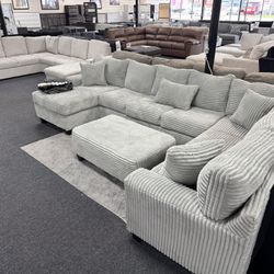 U Shape Sectional. 🚚WE DELIVER🚚