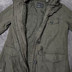 WOMEN'S LEVI ZIP UP/BUTTON UP HOODED JACKET SIZE MEDIUM 