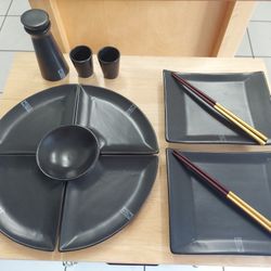 Beautiful Sushi And Sake Set!!! LIKE NEW 