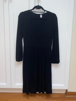 Women’s Old Navy shorter black knit dress with long balloon / bell sleeves and v-neck - size small petite - GREAT CONDITION, WORN OVER
