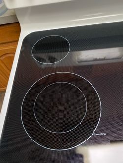 30" GLASS TOP ELECTRIC GE stove/ RANGE(2022)