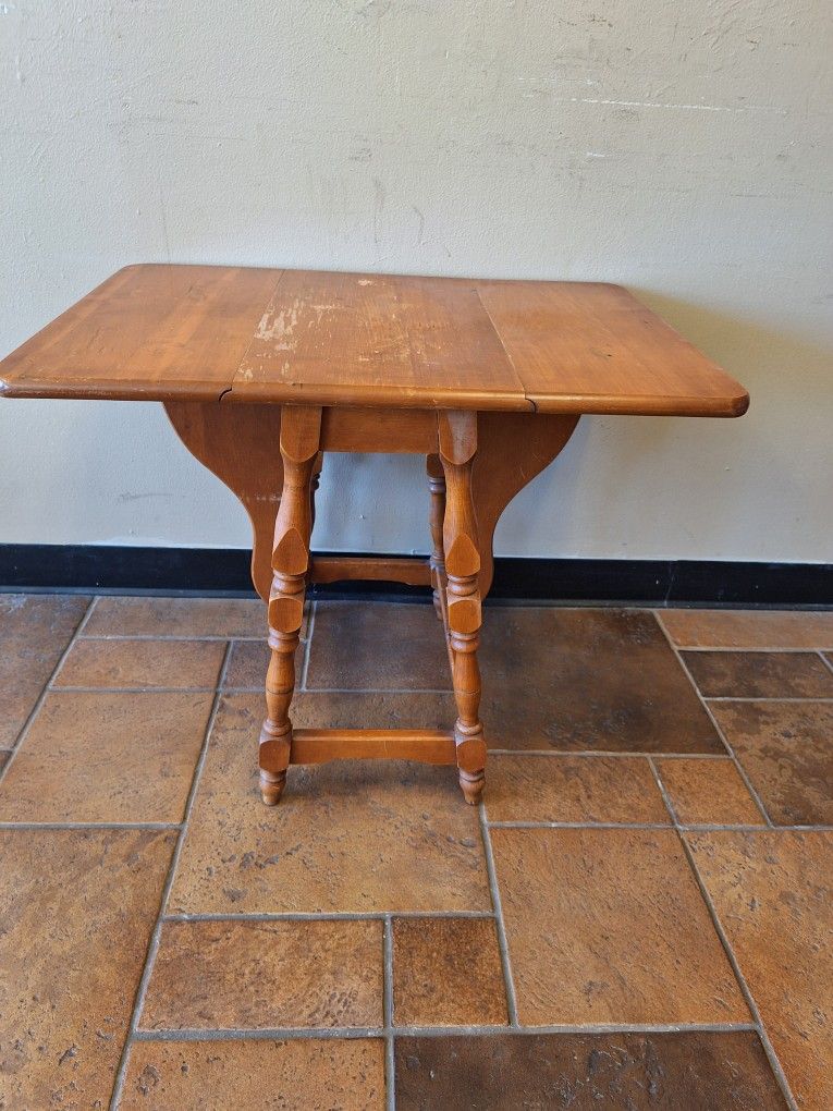 Lammert's End Table