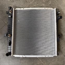 1998 To 2011 Ranger 3.0 4.0 1998 To 2003 Explorer 4.0 2001 To 2005 Explorer Sport Trac 4.0 AT Radiator Radiador