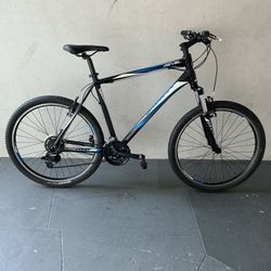 BICYCLE GIANT 21 SPEED SIZE 26 BRAND NEW 