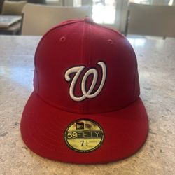 fitted hat