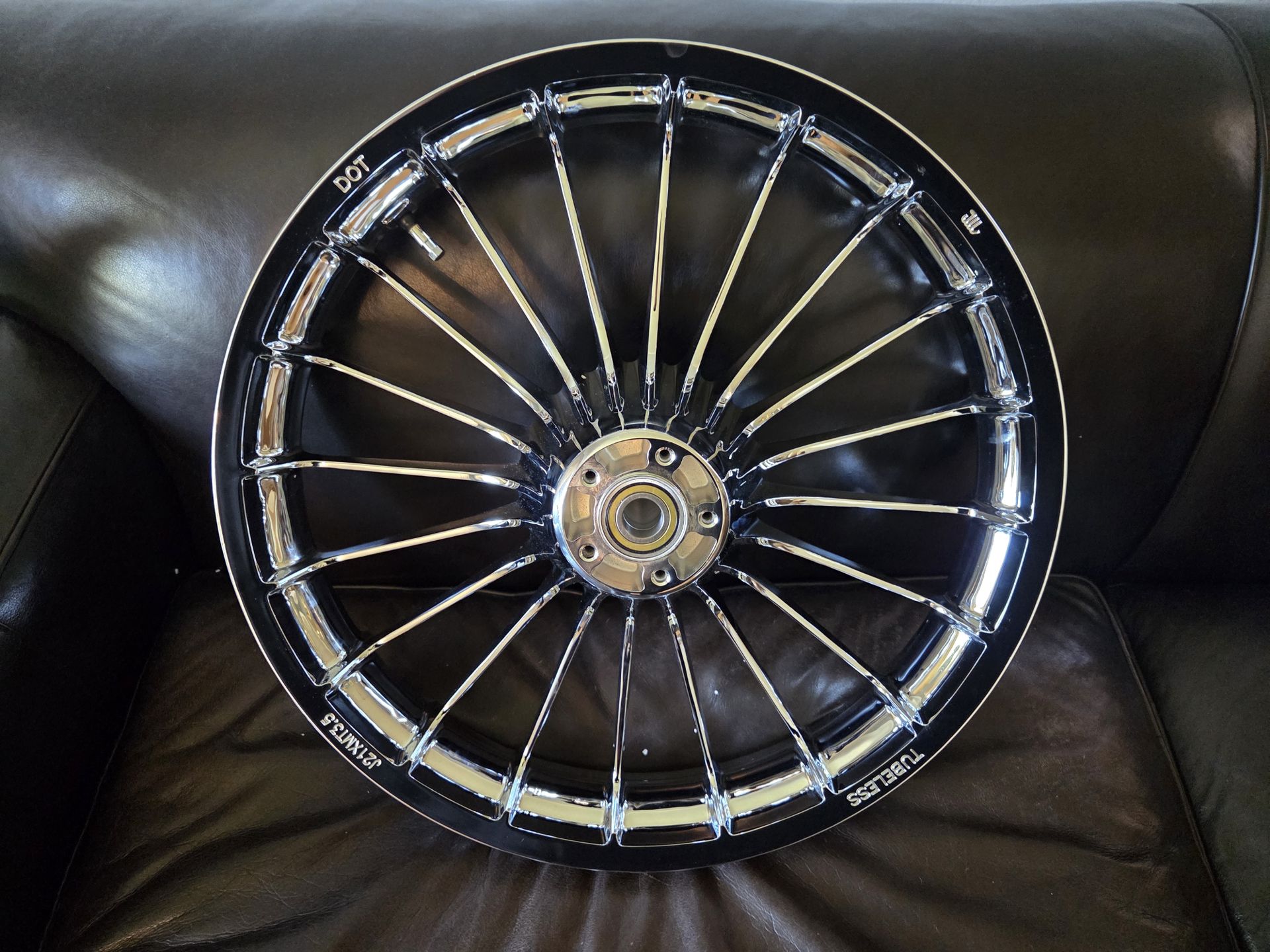 21x3.5 Chrome Front Wheel Rim Harley Softail Fatboy 2018-23 Hoprousa