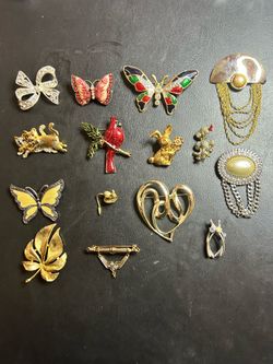 Lot of Vintage Brooches