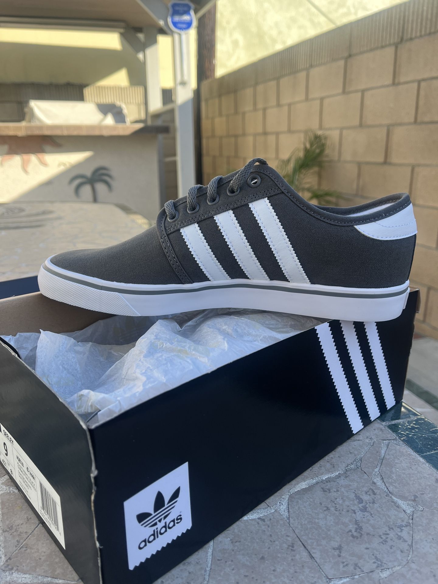 Adidas , Seeley , Size 9 