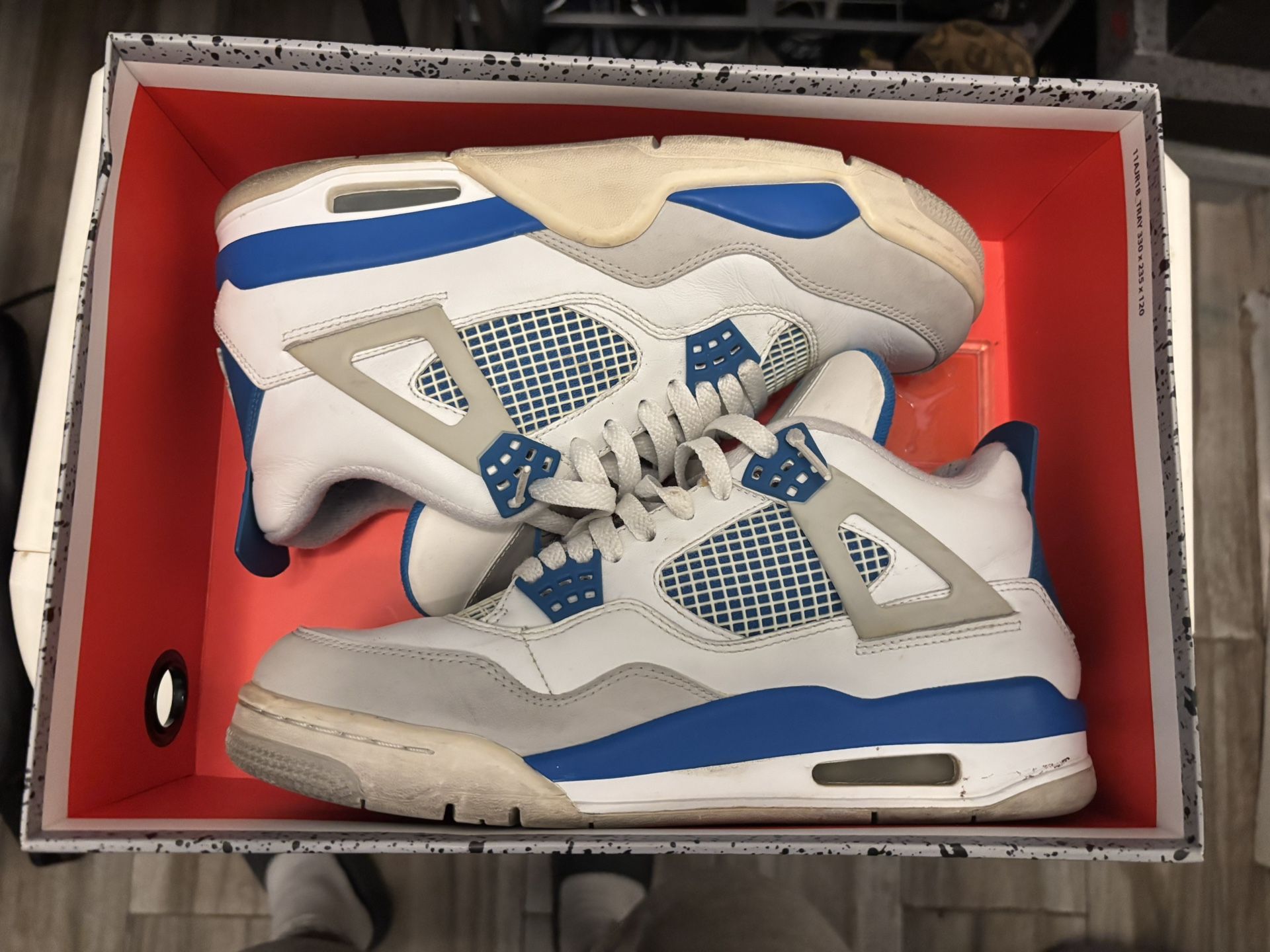 Jordan 4 Retro Size 9