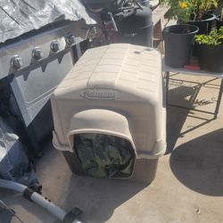 Medium Dog House  36 X 28 X30