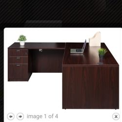 Office desk
With drawers