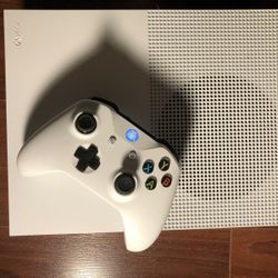 Xbox One S with games
