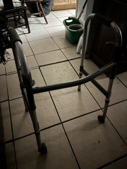 Walker With Wheels