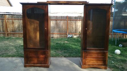 Entertainment center