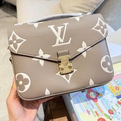 Monogram Pochette Metis Handbag Crossbody Bage 