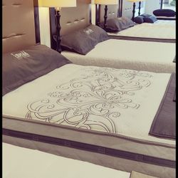 MATTRESS STORE CLOSING!