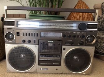 Hitachi Boom Box W/Cassette, Model # TRK-8600 H