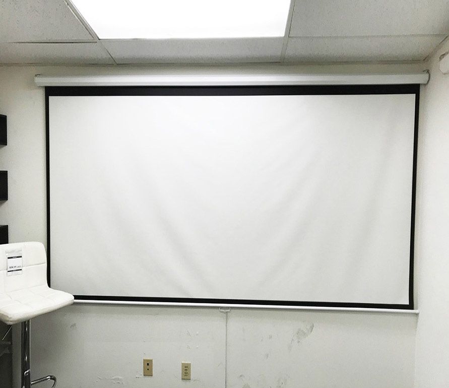(NEW) $60 Manual 100” 16:9 Projector Screen Manual Pull Down Matte White 87x49” 