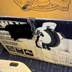 Dewalt 15 Amp Corded 10 in. Compound Single Bevel Miter Saw