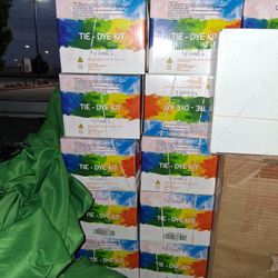 Tie Dye Kits Over 10 Colors  30 Kits For $40 Or $7 Each Willing To Trade Also Shoot Iffer