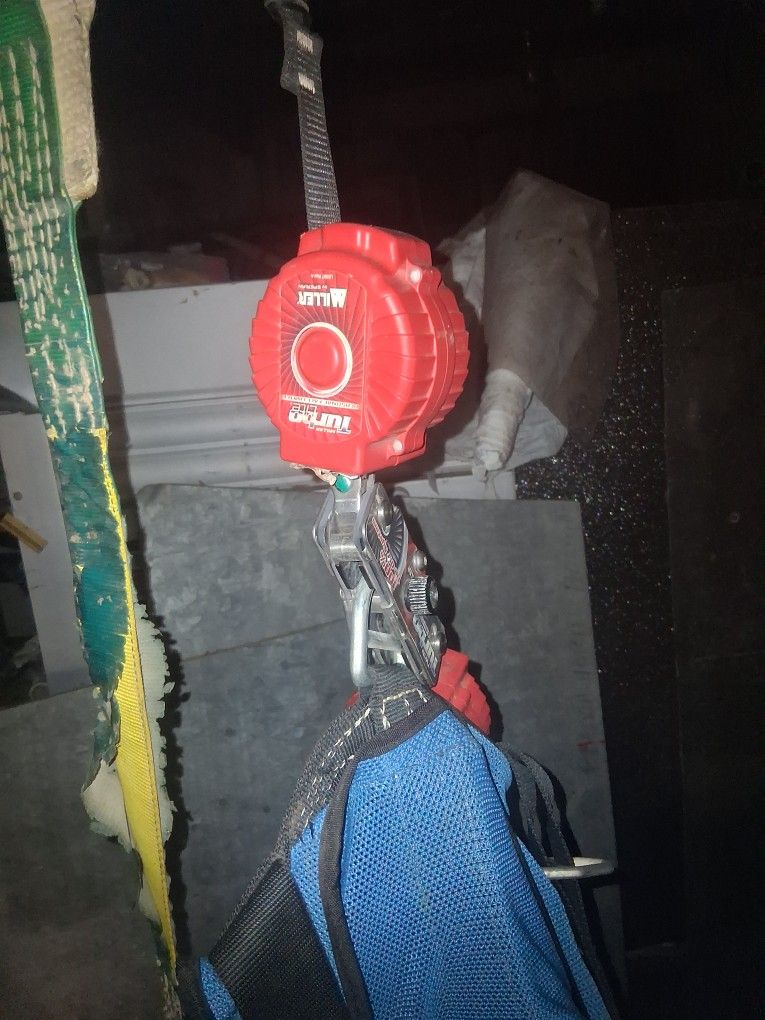 Miller Safety Harness For Wind Solar Turbine Technician
