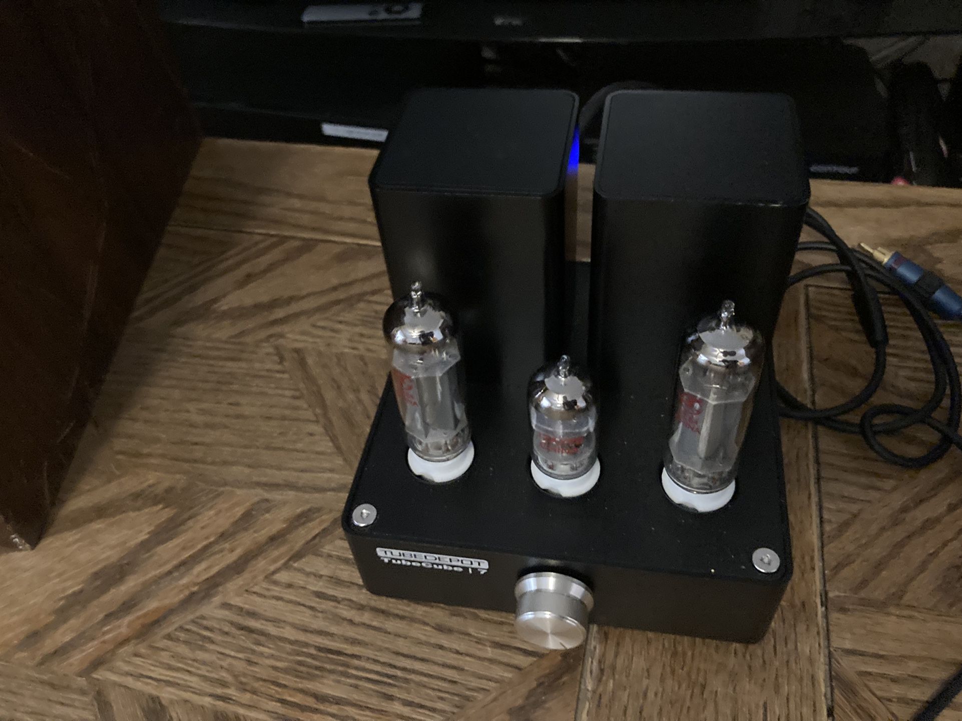 Tubecube 7 With A Pair Of Coral Bx-300 Speakers