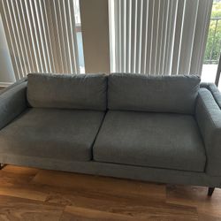 COUCH/ SOFA IN VERY GOOD CONDITION
