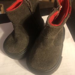 Old Navy Baby Leather Booties. Size 6-12 Months 