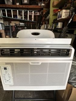 Toshiba 6000 BTU Window Air Conditioner – Great Condition