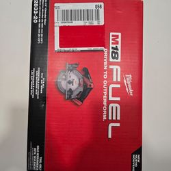 Milwaukee M18 Fuel 6-1/2 circular saw (Tool Only)