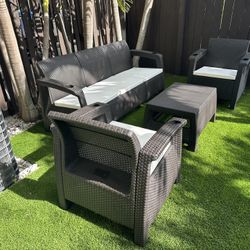 Juego completo de muebles de patio. ( con portabasos