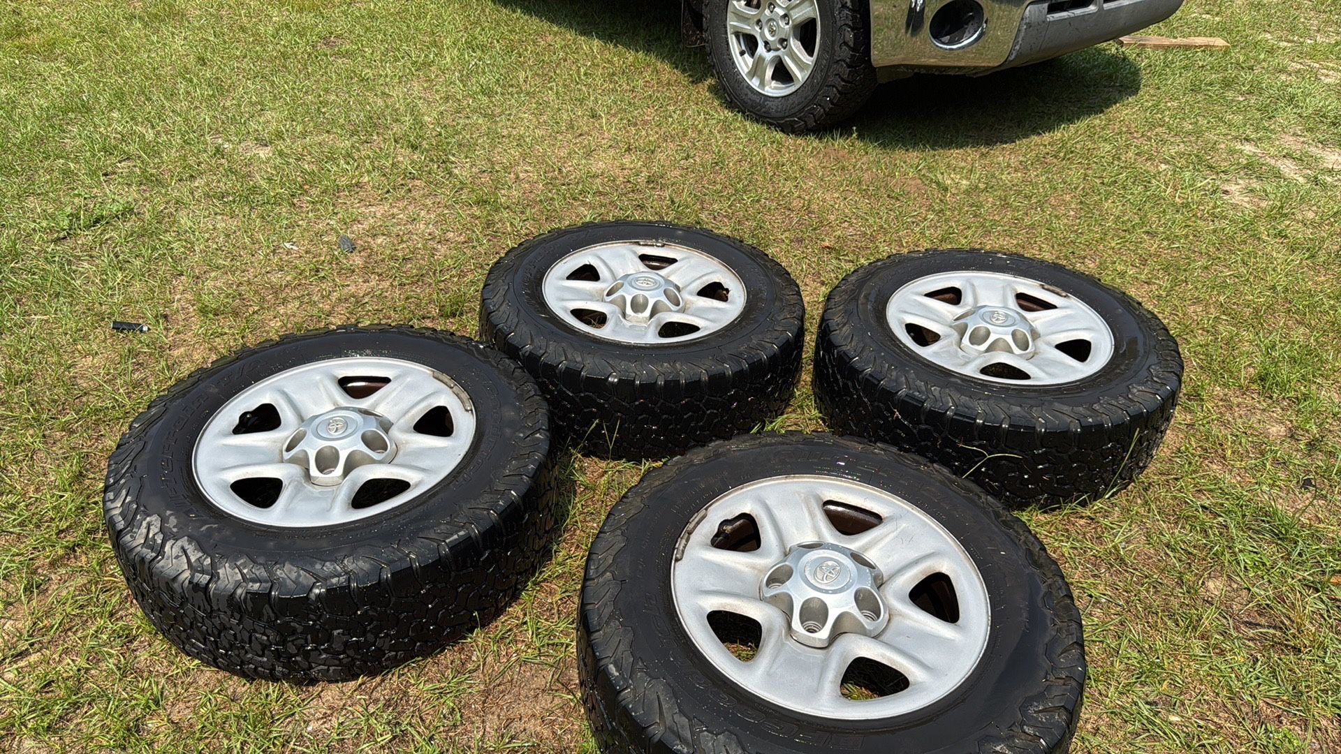 Toyota tundra rims and tires