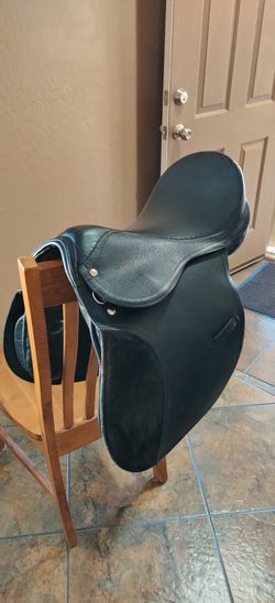 17" Vintage English Saddle (located in Coolidge AZ)