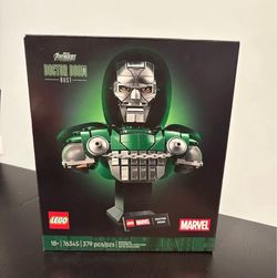 LEGO Marvel Doctor Doom Bust only - no minifig