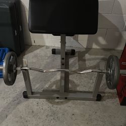 Preacher Curl Station