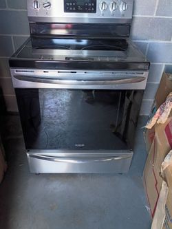 Refrigerator/stove