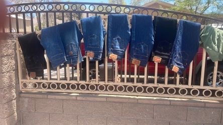 Men Levi’s 501