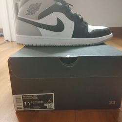 Air Jordan 1 Mid- Barons